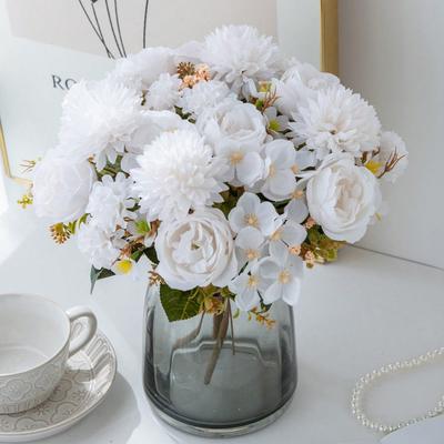 Decorațiuni pentru casă – Flori decorative şi coroane de flori