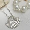 Colar Pingente Exagerado de Concha de Vieira em Metal, Elegante Colar de Pérolas Artificiais para Clavícula