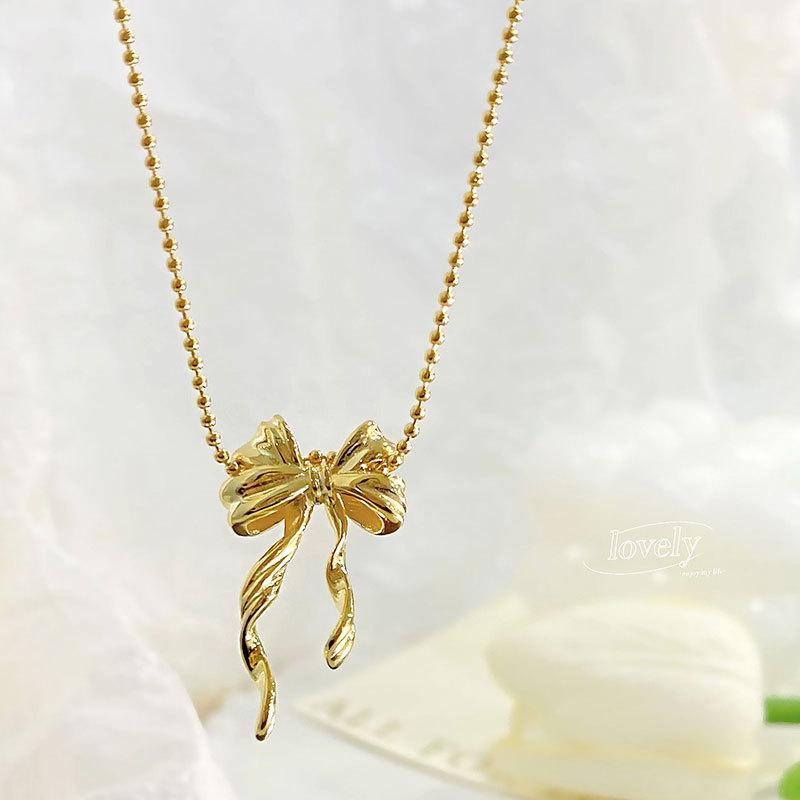 

Butterfly Necklaces Are Light and Luxurious, with A Sense of Luxury, Sweetness, and Versatility. A Niche Design for Everyday Commuting Styles