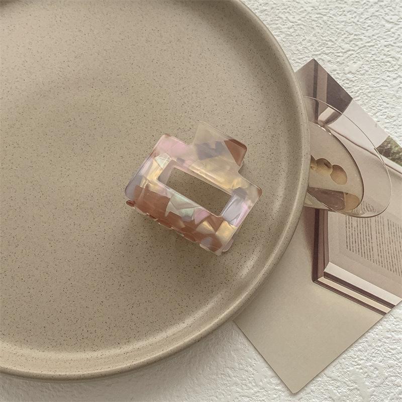 Korean Imitation Acetate High-End Shark Hair Clip - Elegant Hair Accessory for Stylish Looks