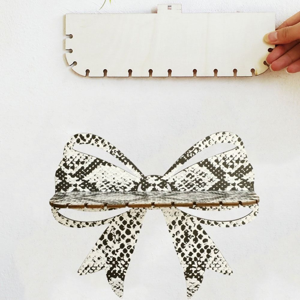 Snake Patterned Hanging Decoration Rack Wooden Wall Display Stand  Home Decoration