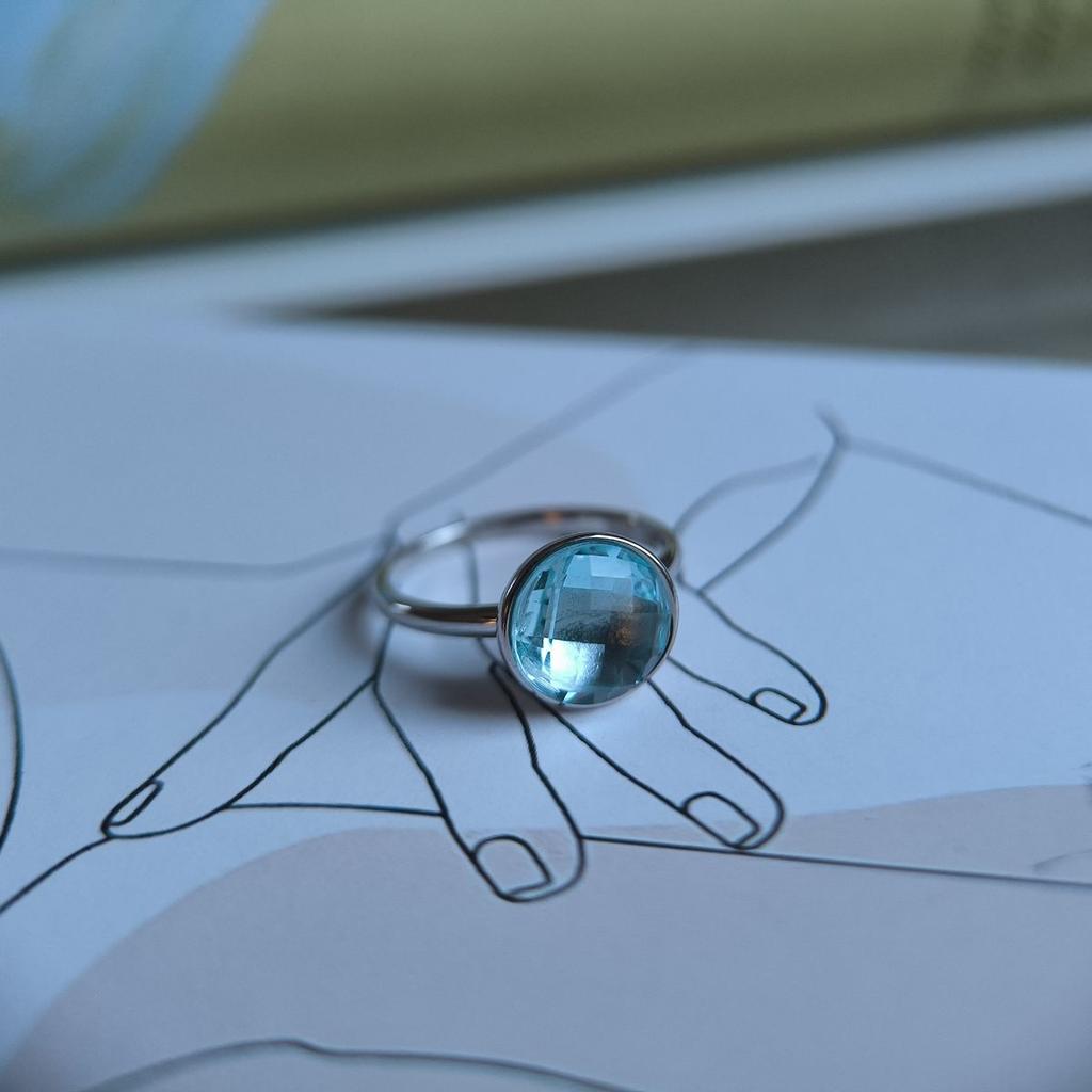 Серебряное кольцо с фианитами, вес изделия 2,82 гр (60002284)