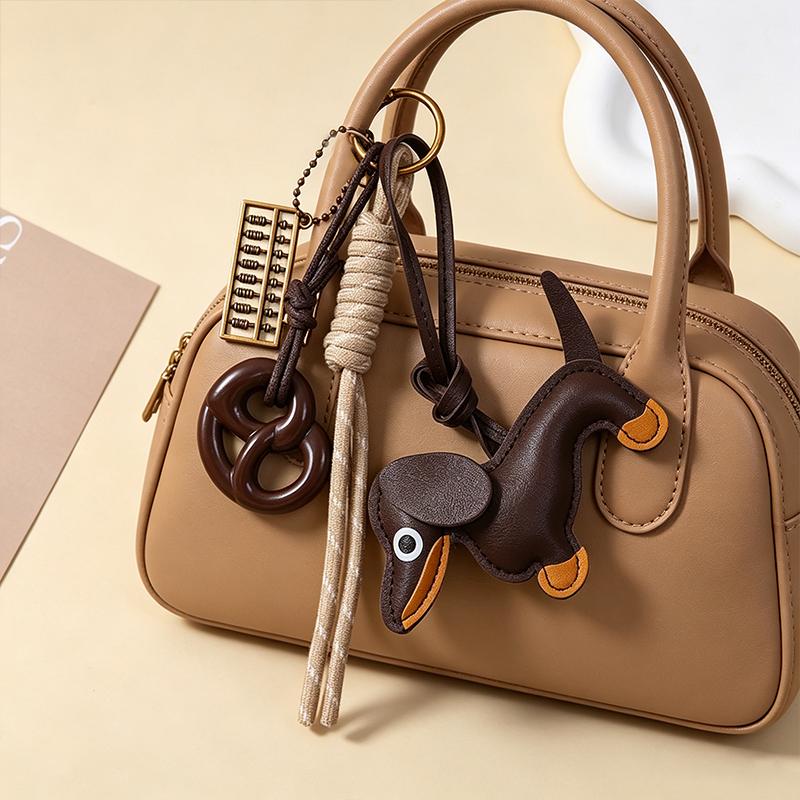 Bag Charm Cute Leather Cat Bag Charm Hanging Aesthetic Tassel Backpack Pendant for Girls Ornament