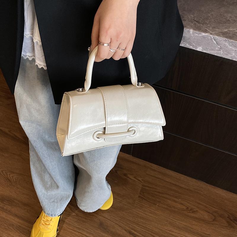 Versatile small square bag women's 2025 new trendy mini simple commuter handbag fashionable light luxury shoulder messenger bag
