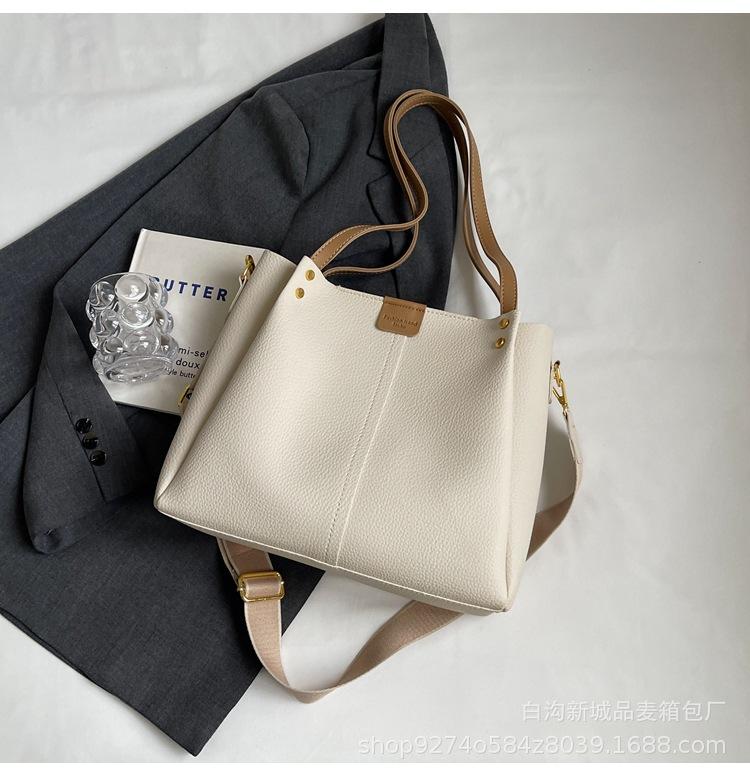 

Large capacity tote bag women s 2025 new trendy spring and summer fashion broadband tote bag shoulder bag class commuter bag белый