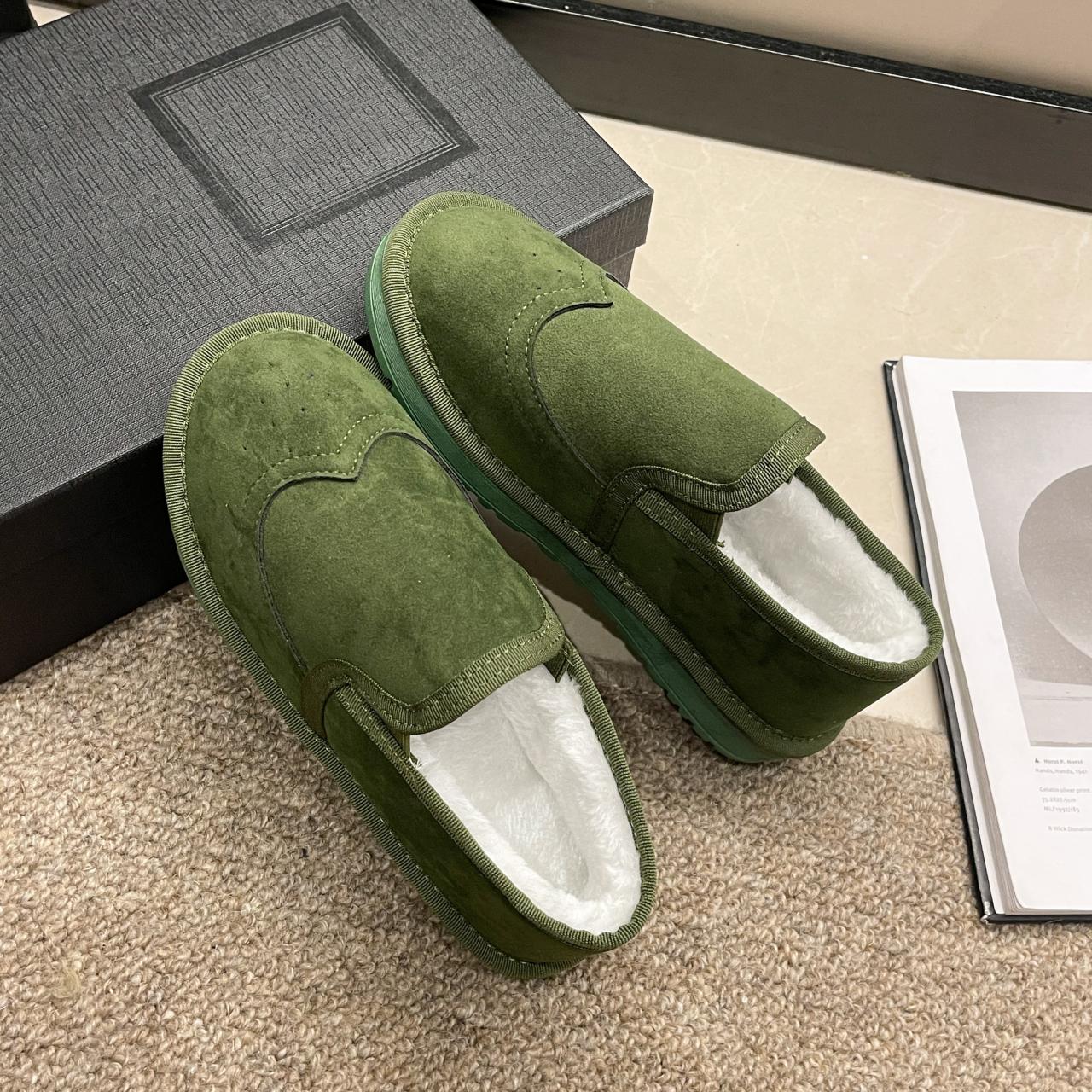 

Мода 2024 года, женская обувь на плоской подошве, повседневная обувь из хлопка, теплые, удобные, женские мокасины больших размеров, зимняя обувь, нескользящая женская обувь 44 зелёный