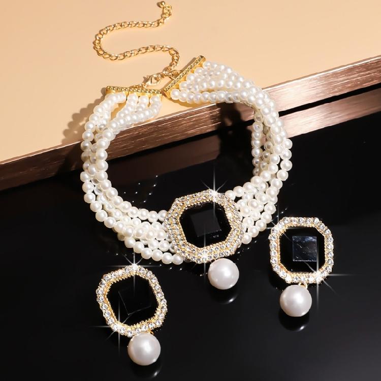 Moderne Kunst Geïnspireerd Meerlaags Imitatie Parels Ketting En Luxe Bijpassende Studs Oorbellen Accessoireset
