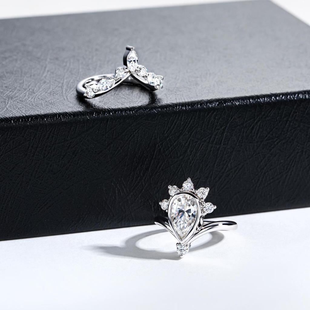925 Sterling Silver 3 Carat Moissanite V-Shaped Engagement Ring Set, Light Luxury Women’s Wedding Band.