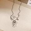 Retro Round Resin Necklace: Versatile, Fashionable High-End Clavicle Chain for Women