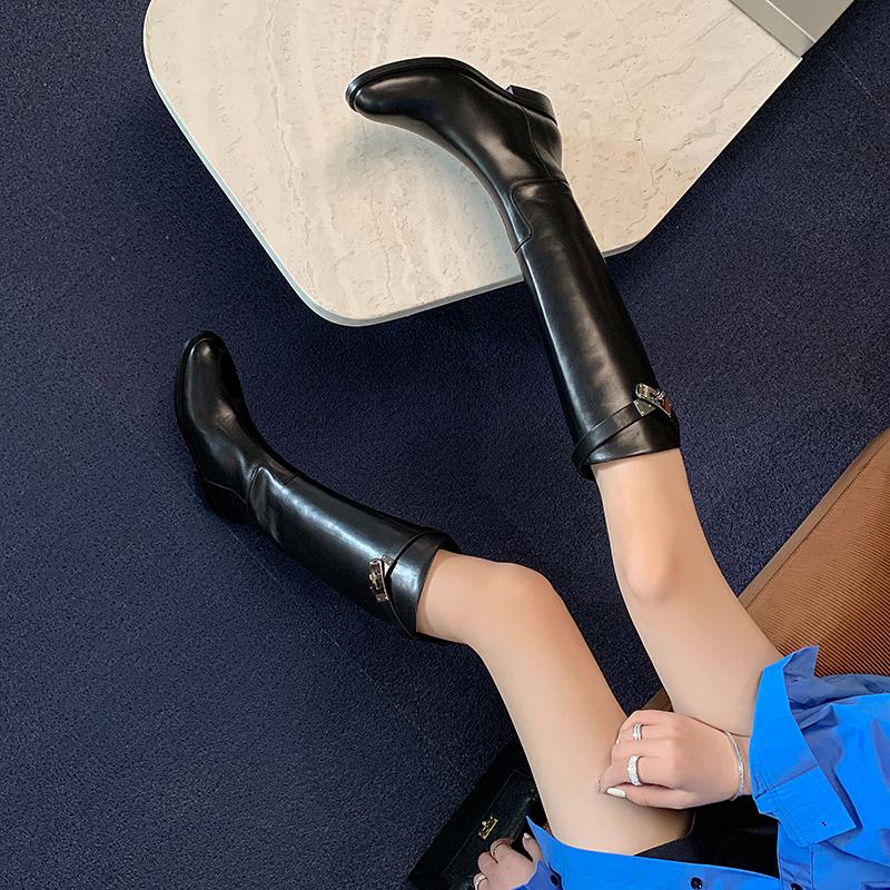 Krazing Pot Hovězí kůže podzimní zimní boty Silné nízké podpatky Jezdecké boty Kovové zapínání s kulatou špičkou Udržujte v teple Luxusní vysoké boty na stehna