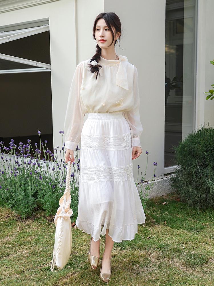 Feiyuan Damen Frühling Weißes Spitzen-Patchwork Midi-Rock in Pfirsichfarbenem Krepp-Tencel