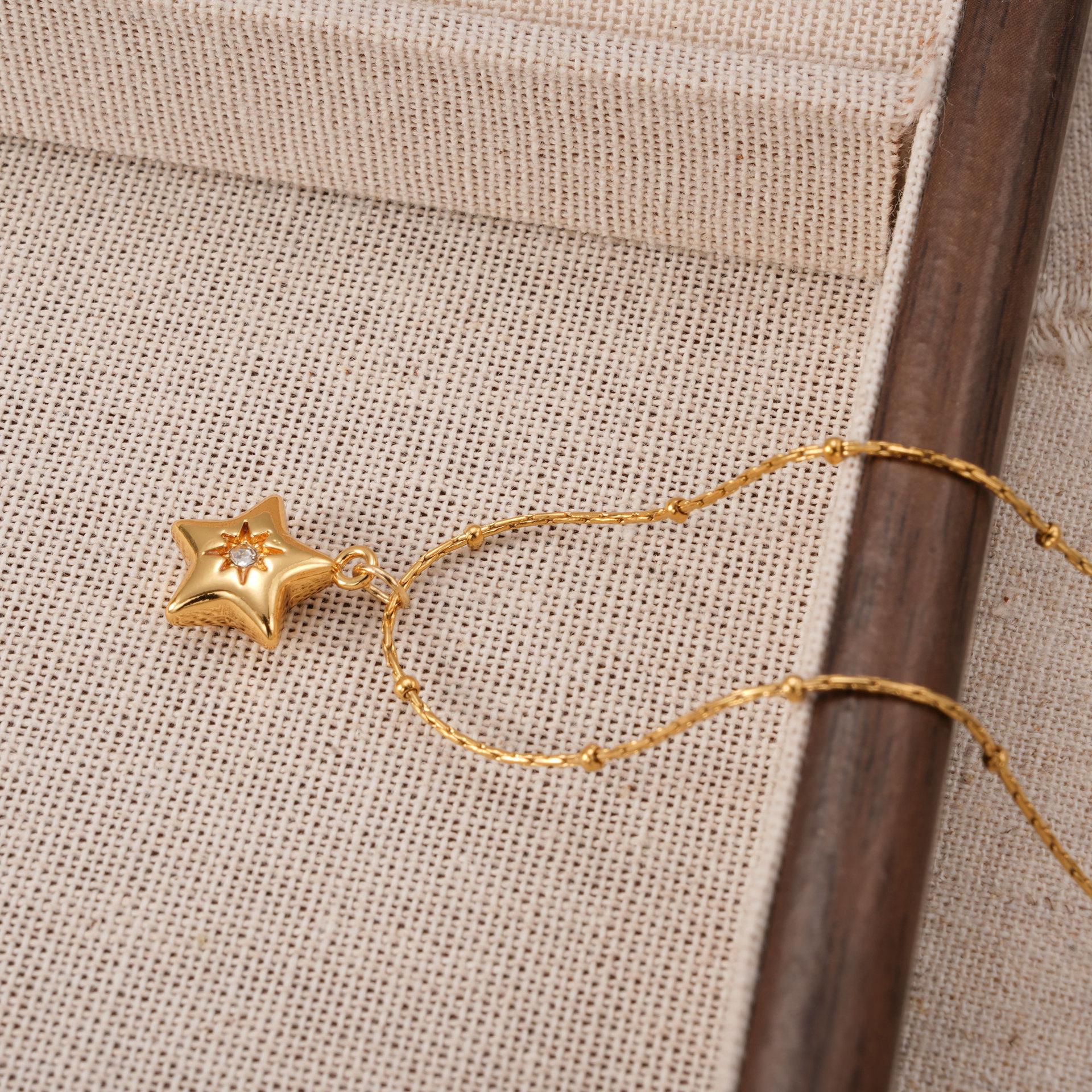 

Star Twinkle Clavicle Necklace: Elegant Korean & Japanese Design for Fashion-Forward Women золотой