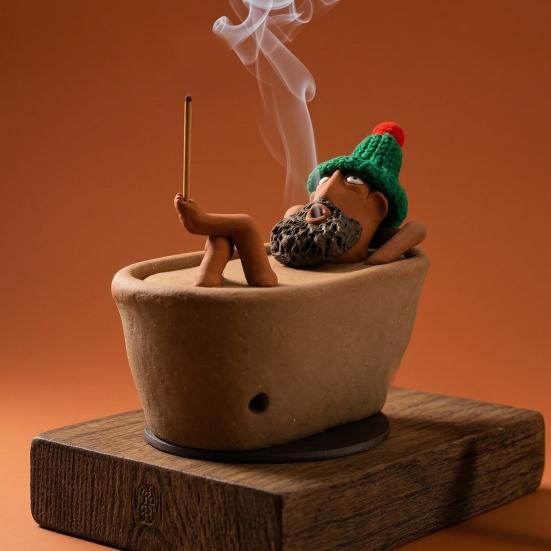 Funny Desk Accessory Lazy Bath Man Incense Burner, Resin Old Statue Stick Holder, Novelty Gift for Friends Creative Desktop Decoration with