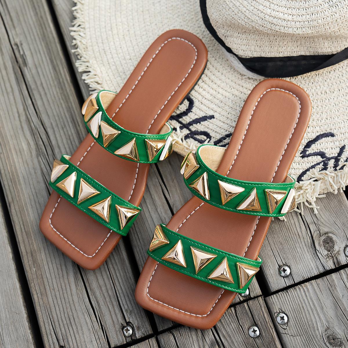 

Квадратная головка заклепки пляжные классные тапочки летние новые тапочки на плоской подошве большого размера односложные тапочки женские 42 зелёный