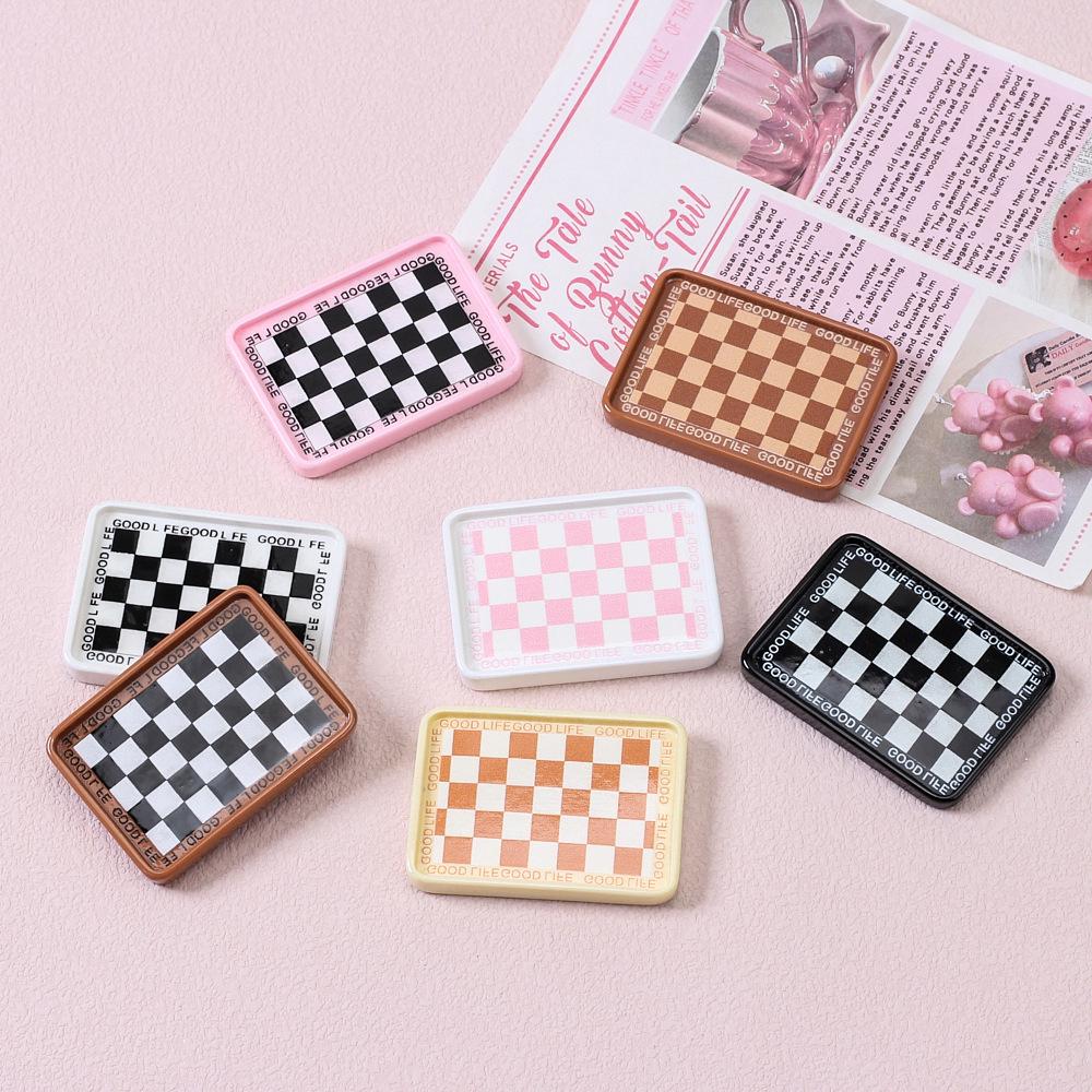 Kolorowa Kreskówkowa Szachownica Żywiczna Spinka do Włosów i Akcesoria Magnetyczne