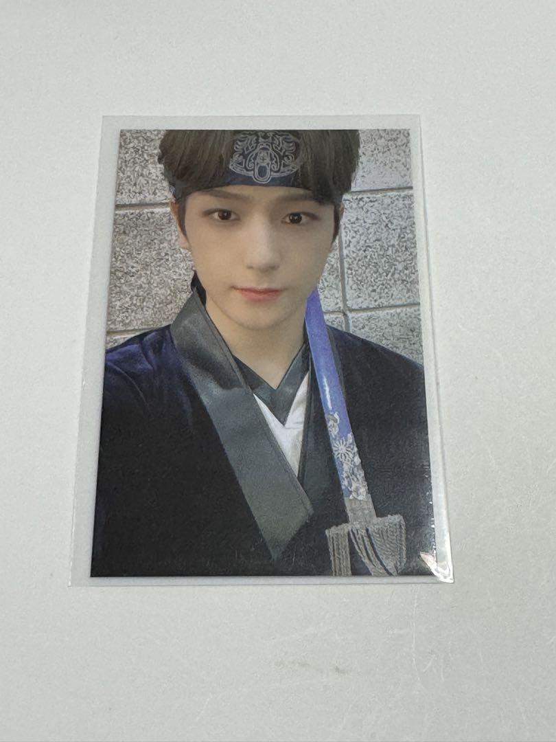 

[USED] THE BOYZ Rockin Kingdom MD Trading Card Hyunjae Hwarang