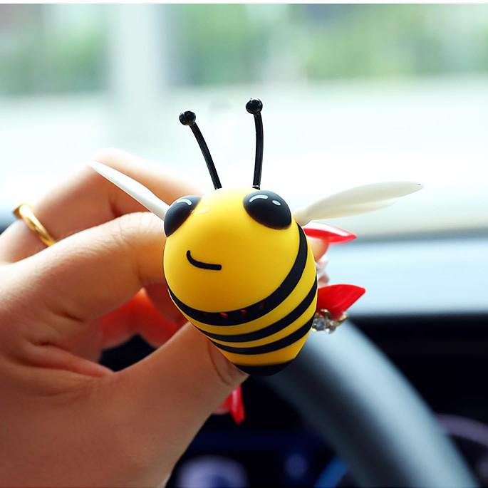 Little Bee Car Air Vent Perfume - Cartoon Fragrance Aromatherapy Burner and Decor