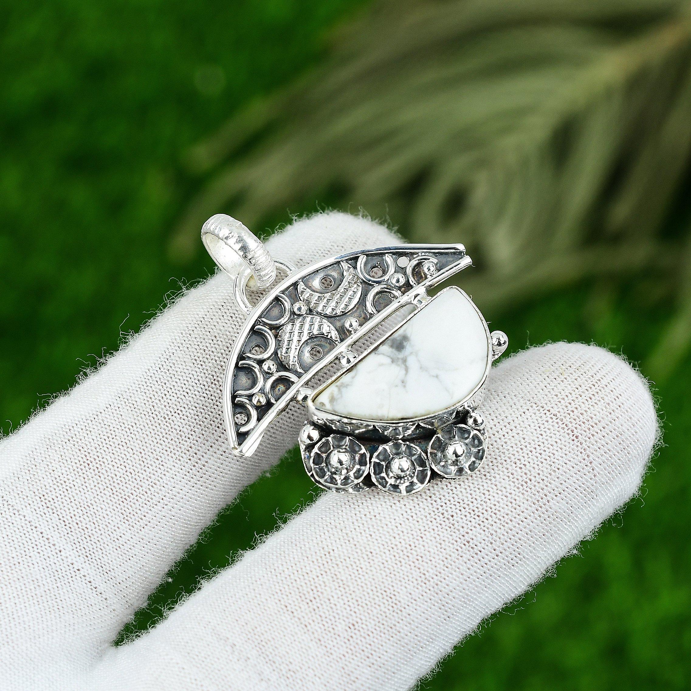 

Natural Howlite Gemstone Pendant Handmade 925 Sterling Silver Indian Jewelry