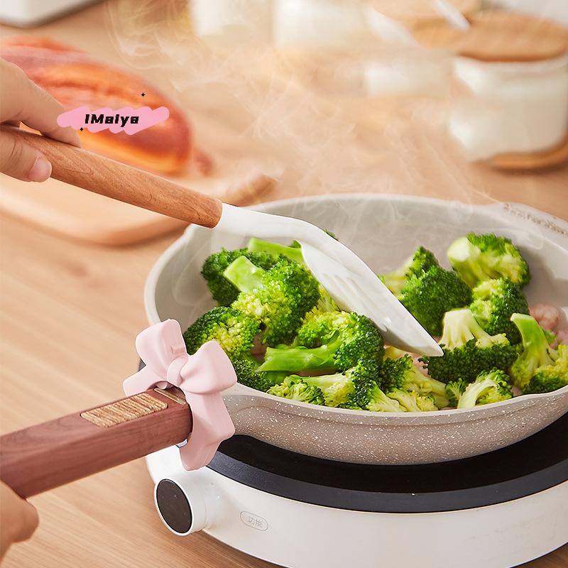 Silicone Bow Spatula Holder Anti-Scalding Utensil Spoon Rest for Pot Clip Bow Shaped Spoon Holder Kitchen Accessory