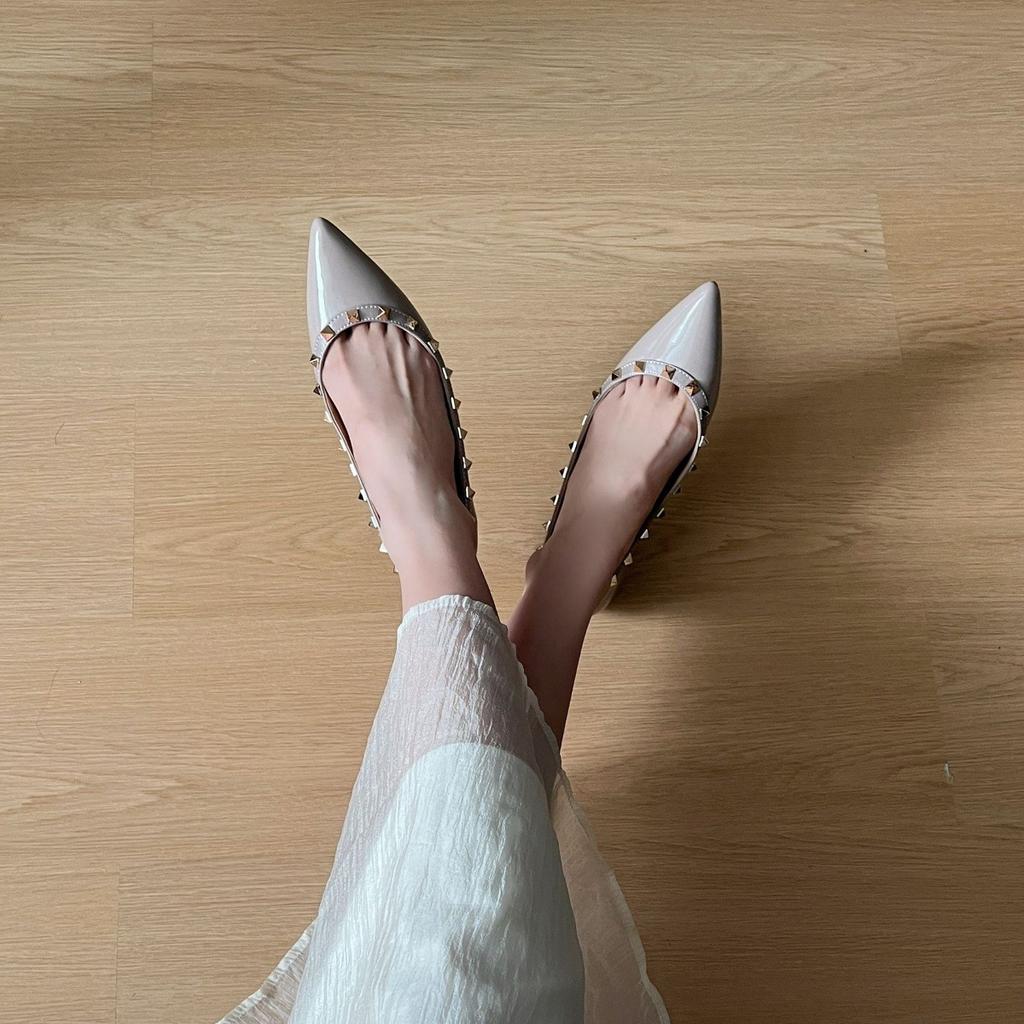 Sheepskin version~ inner height increase 5cm rivet shallow mouth pointed leather French temperament single shoes women's versatile commuter flats