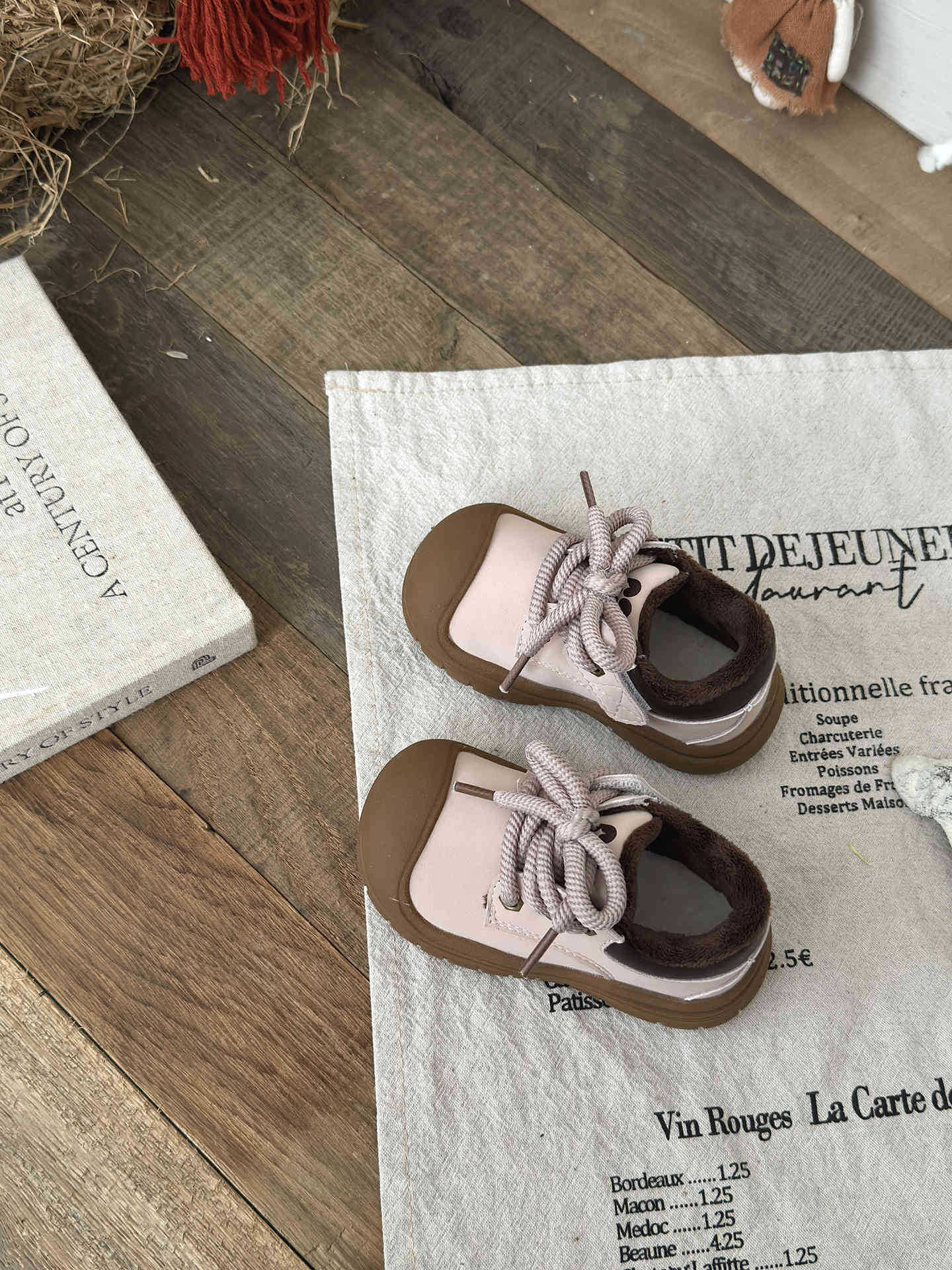 

XSHX Fatty Martin | Boys and girls autumn and winter Velcro small yellow boots retro bag head foot protection rubber non-slip 25