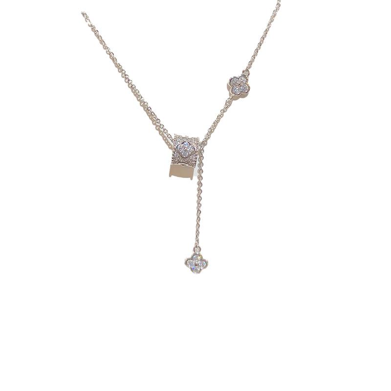 Light Luxury Niche Design High-end Sense Small Waist Four-leaf Flower Necklace Fringed Sweet Temperament Fashionable Versatile Collarbone Chain