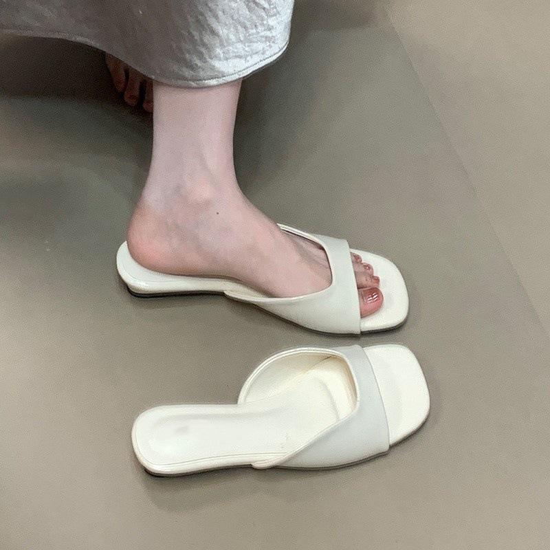 

Fairy wind fish mouth sandals female 2025 new open-toed patent leather one-word drag temperament sexy slippers 40