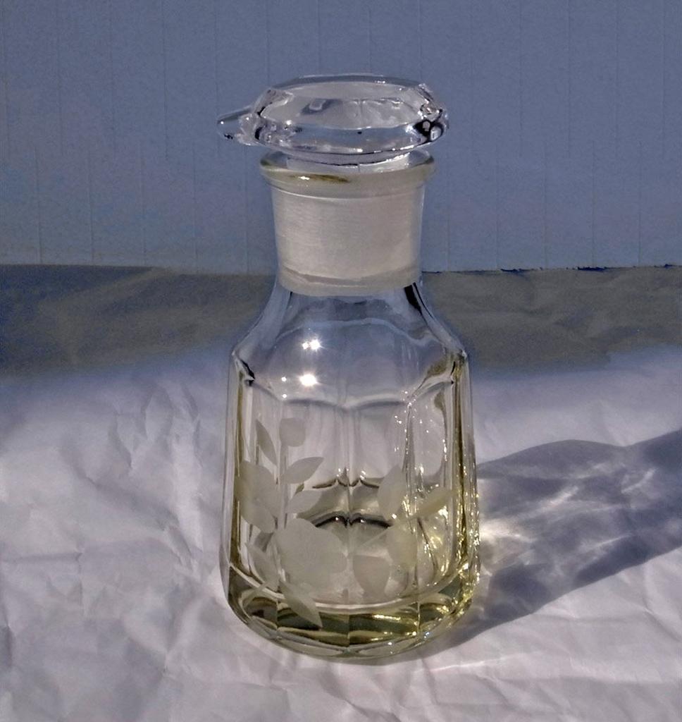 Hirota Glass Soy Sauce Edo Hana Camellia Dispenser, Kiriko, Spring/New Design, 272-I