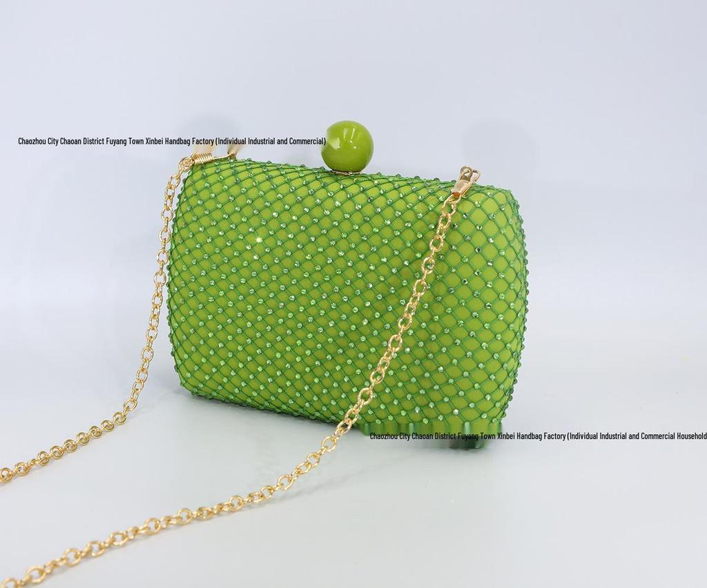 Kvinnors flerfärgade strass-clutch: Elegant Kvällsväska för Cheongsam och Klänning