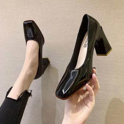2025 Spring Square Toe Thick Heel Shallow Mouth Patent Leather Shoes Lady Temperament Retro Pumps Black Red
