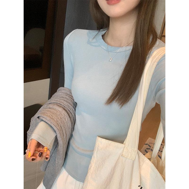 Late autumn and early winter gray basic versatile round neck long-sleeved bottoming shirt for women layered with slim fit top
