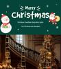Santa Claus lezoucí po žebříku Dekorace na vánoční stromek a okno Světla