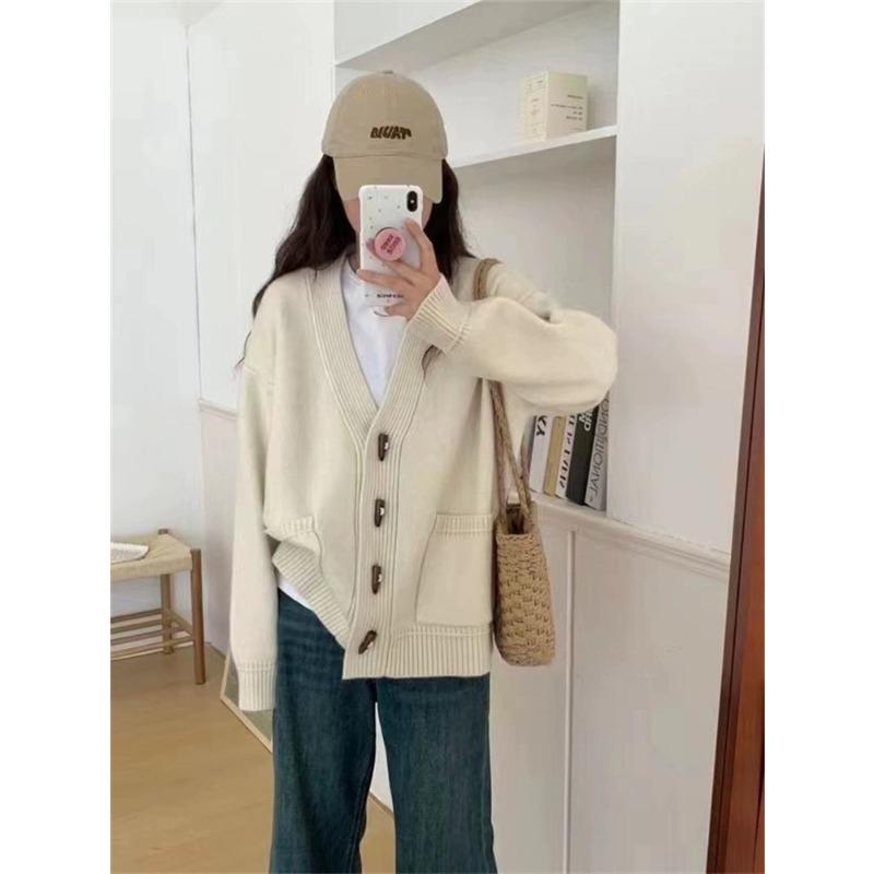 

Осень и зима новый ретро свободный ленивый свитер с длинным рукавом куртка женский мягкий восковой роговой пуговицей вязаный кардиган топ One size