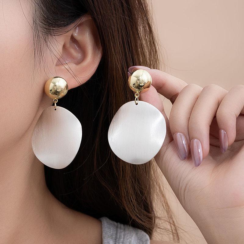 Exaggerated Personalized Earrings Trend Personalized Disc Earrings Earrings Women'S Creative High-End Ear Hooks Niche Design Ear Hooks