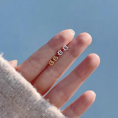 Petites boucles d'oreilles à tige en forme de soleil pour femme, style coréen, simple et mignon