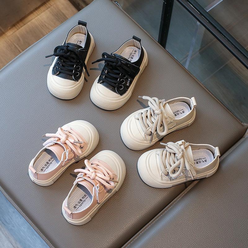 2025 Kinderschuhe Frühling Designer Mode Weichsohlige Board-Schuhe Täglich Vielseitig Rutschfeste Schuhe Trendige Kinder Freizeitsneaker