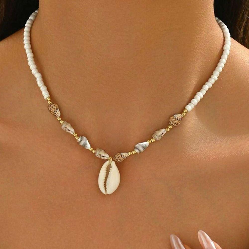 Natural Seashell Necklace Ocean Style Beaded Choker Holiday Conch Pendant Necklace  for Women