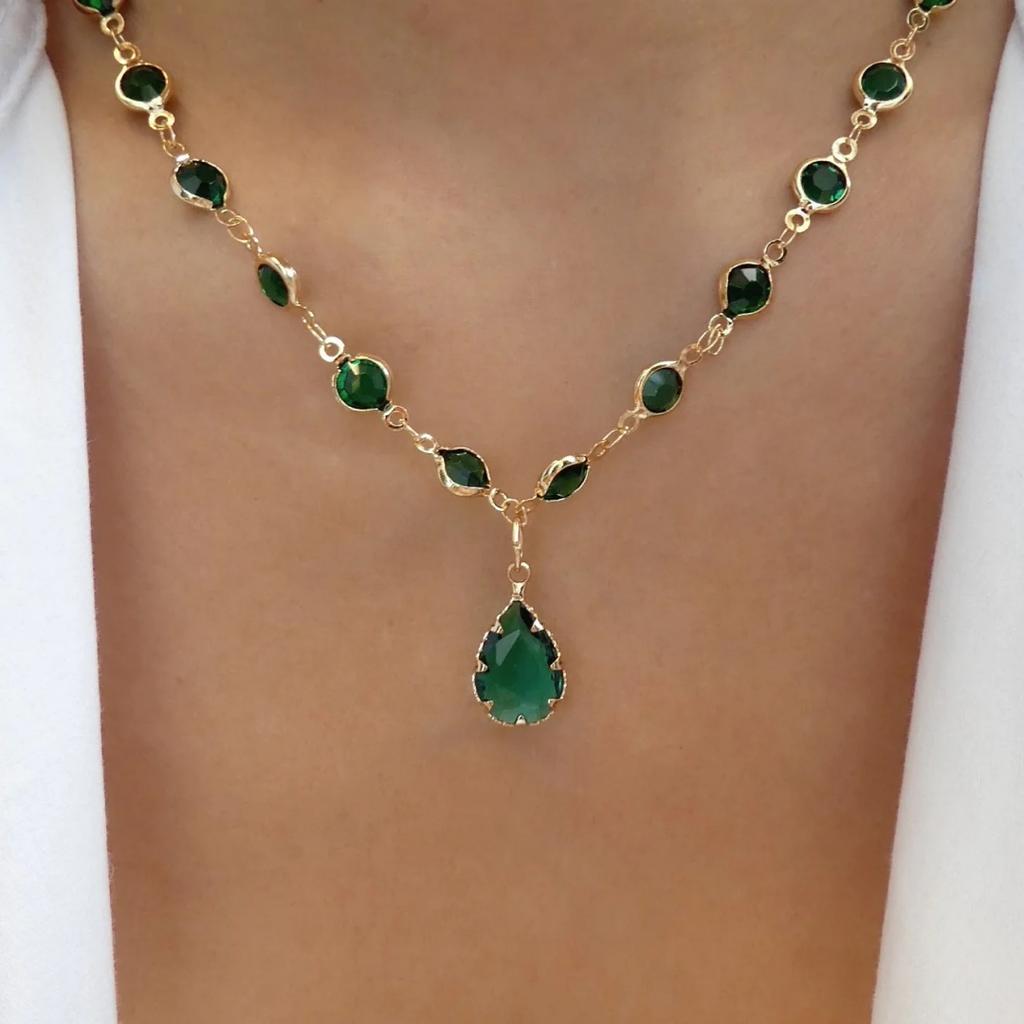 Rainbow Crystal Gemstone Retro Choker Colored Zircon Necklace For Women Simple Clavicle Chain Jewelry Wear Accessories