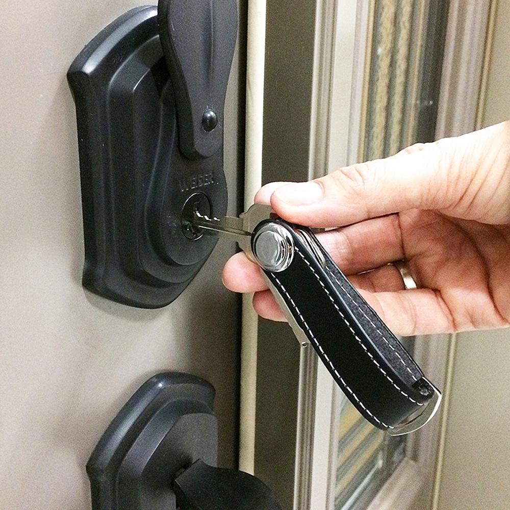 High-Grade Leather Stainless Steel Keychain Car Key Rings Holder Case Small Portable Housekeeper Key Organizer Bag Key Wallet