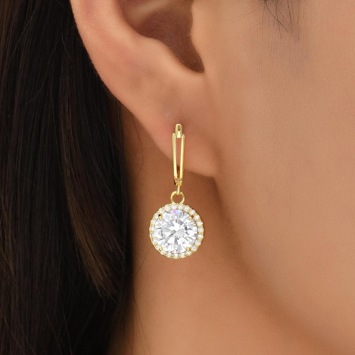 

Micro Inlaid, Compact, Simple, Versatile Ear Buckle with A High-end Feel, Ear Loops, and Fashionable Earrings золотой
