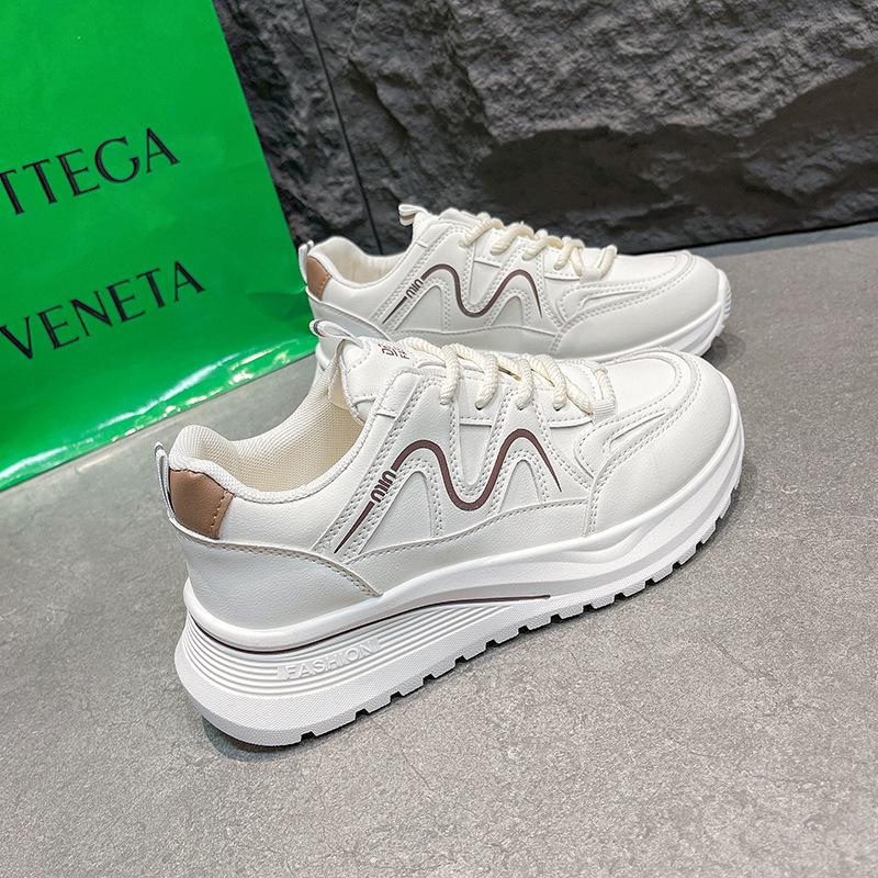 Stepping on shit leather sneakers women's 2025 autumn new versatile non-slip Forrest Gump women's shoes soft-soled lightweight running shoes