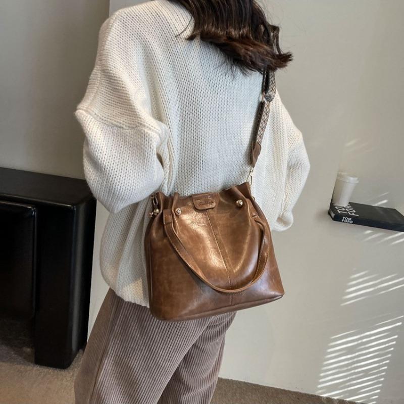 Retro small bag women's autumn and winter versatile new fashion broadband messenger bag shoulder bucket bag