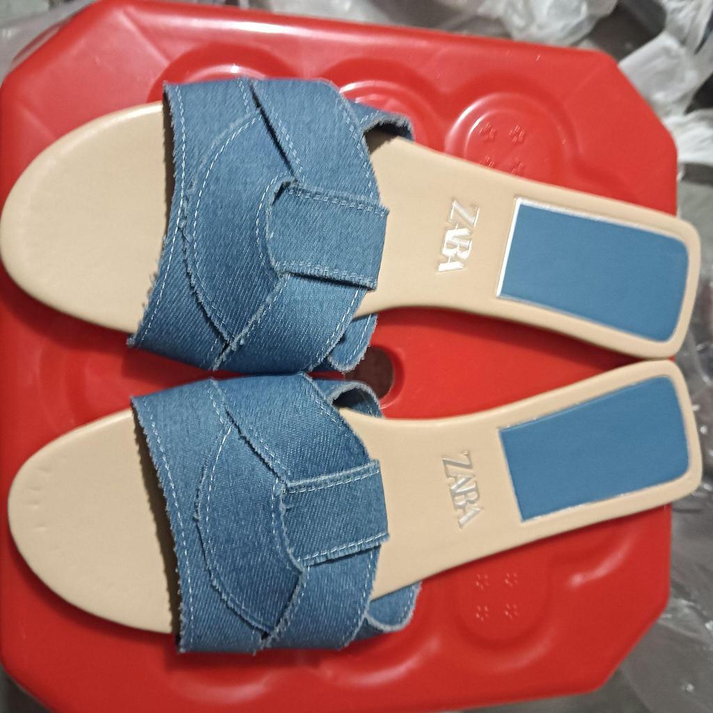 Übergröße Damenmode Pantoletten in Unifarben mit flachem Absatz