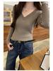 Chic V-neck Slim-Fit Long-Sleeve Knit Sweater for Women - Perfect for Autumn and Winter.