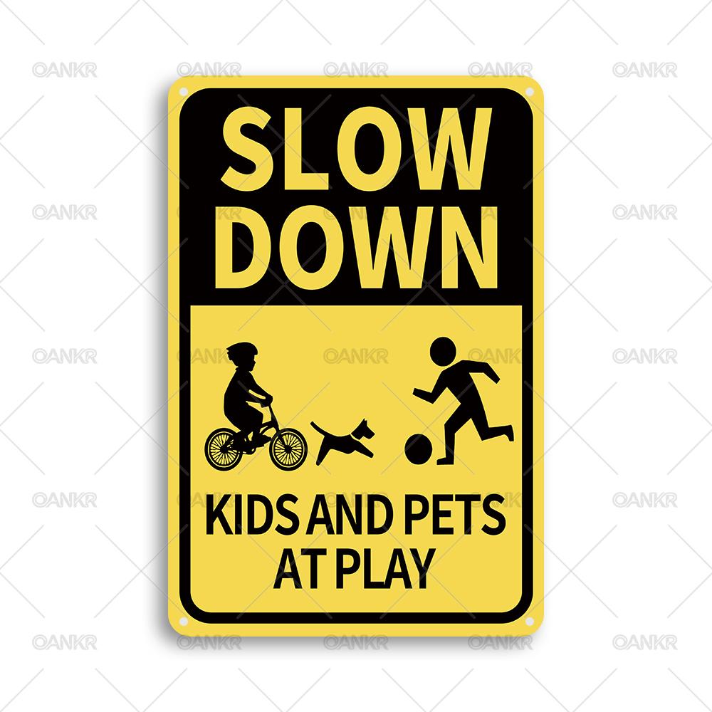 

Vintage Warning Metal Tin Sign Slow Down Kids And Pets At Play Art Poster Metal Signs for Farm Garden Road Decor Plaque 20x30cm（7.8x11.8inch）