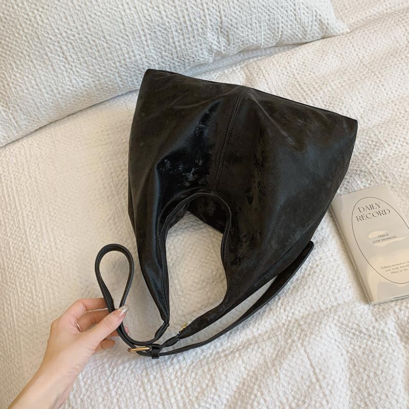 Stylish Pu Shoulder Tote Bag For Women With Ample Capacity For Daily Use In Various Colors