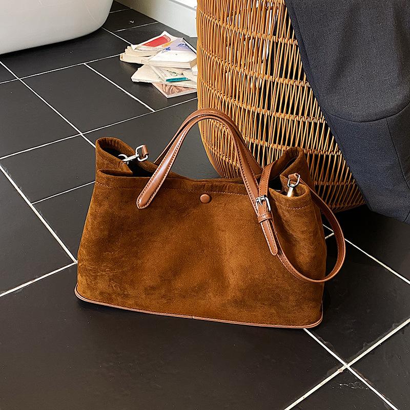 Autumn new shoulder women's bag matte suede simple large-capacity leisure travel tote bag