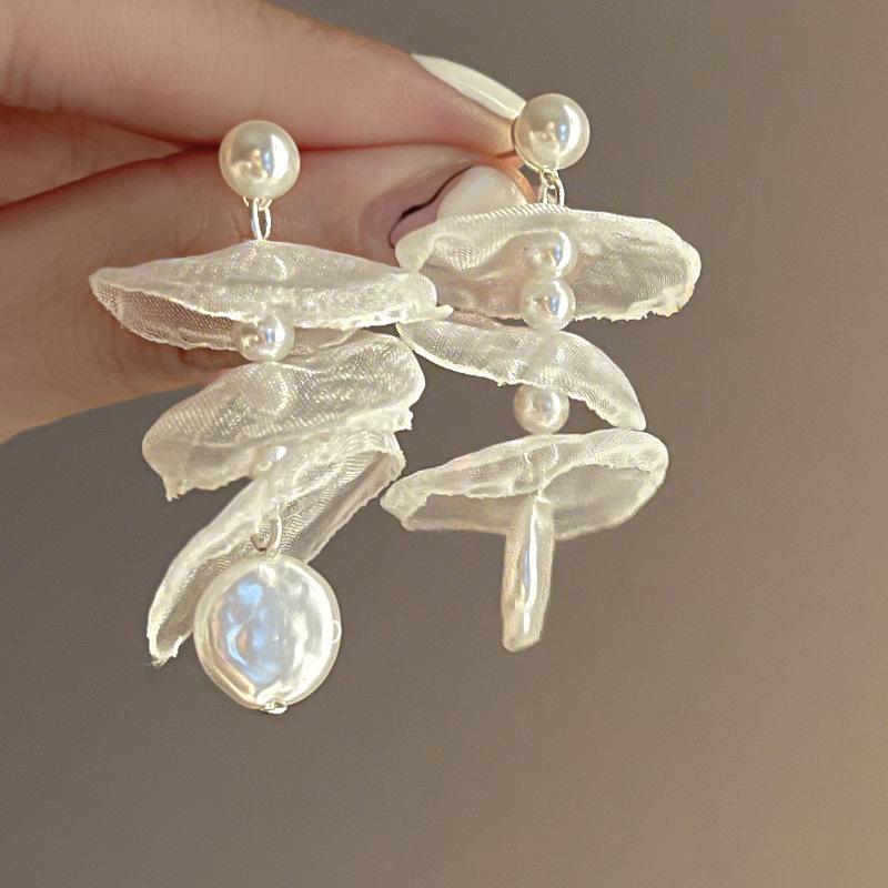 Love mesh flower earrings personalized Internet celebrity same stud earrings small fresh sweet new earrings women