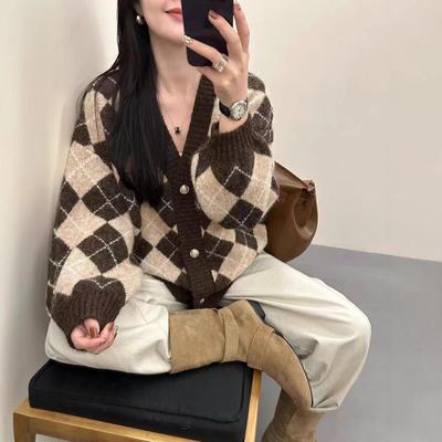 Sweter Kardigan z Dzianiny Argyle z Polaru Minkowego - Przytulna Odzież Jesienno-Zimowa