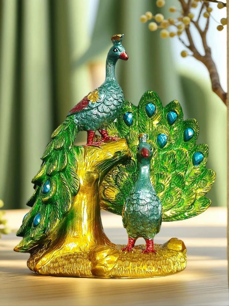 1 Resin Peacock Statue, Lifelike, Perching On a Branch, Suitable for Indoor and Outdoor Decoration. Can Be Used To Decorate Courtyards, Gardens, Ter